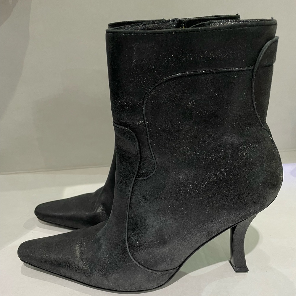 Stephane kelian suede dark grey sued booties heels size 36 US 6